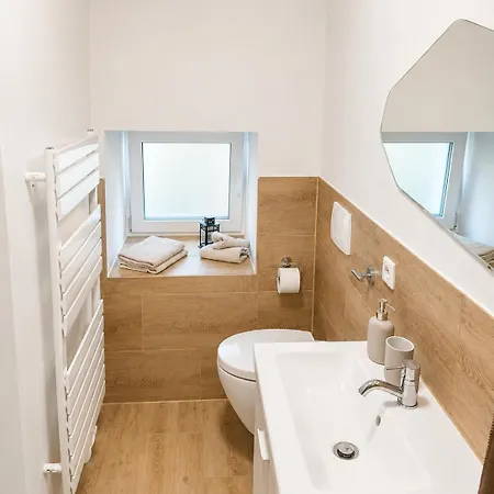 Meinzuhause Apartmente Ng Lägenhet